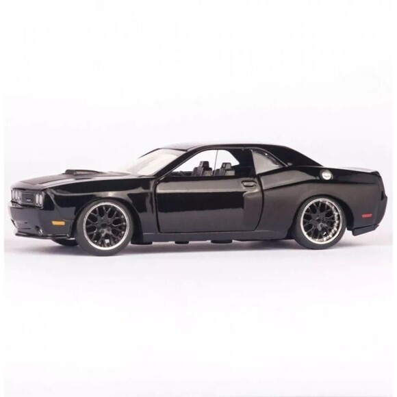 Jada Fast and the Furious Dom's Dodge Challenger SRT8 2021 1:32 Diecast Car New - Picture 1 of 11
